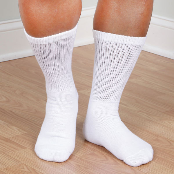 Product image for Buster Brown Men's Non-Binding Diabetic Crew Socks - 3 Pack