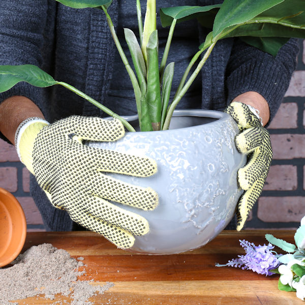 Kevlar&reg; Cut Resistant Gardening Gloves with Gripper Dots